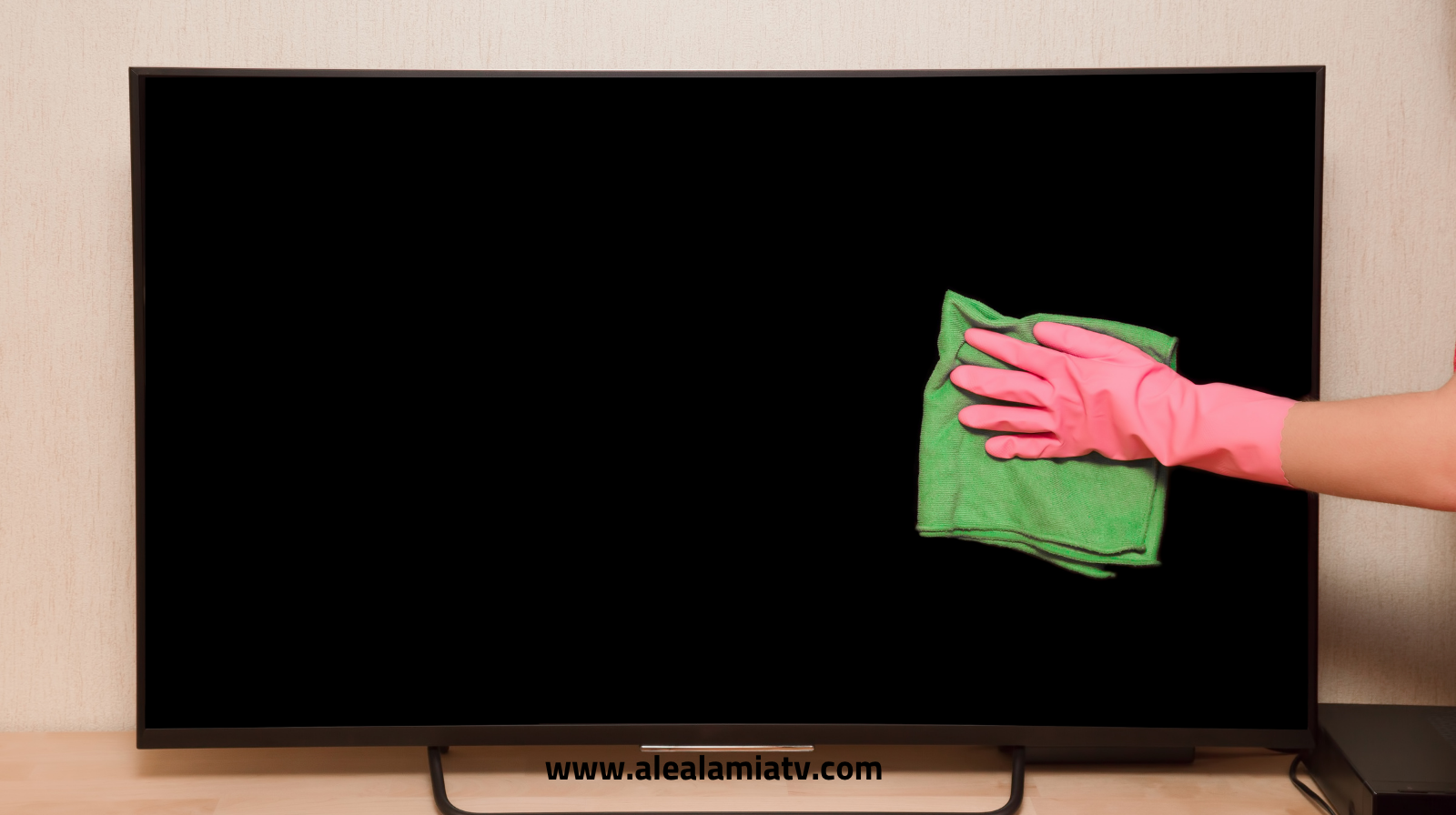 كيفية تنظيف وصيانة شاشات التلفزيون بطريقة صحيحة؟ دليل شامل